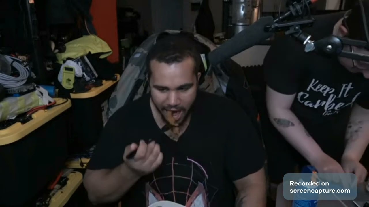 The Tradegy of Vegan Gains  - Losing Hair and Eats Pills