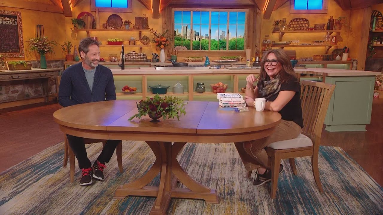 David Duchovny Dishes on 1st Grade Teacher Crush + What He Did in College to Impress a Girl | Rachael Ray Show