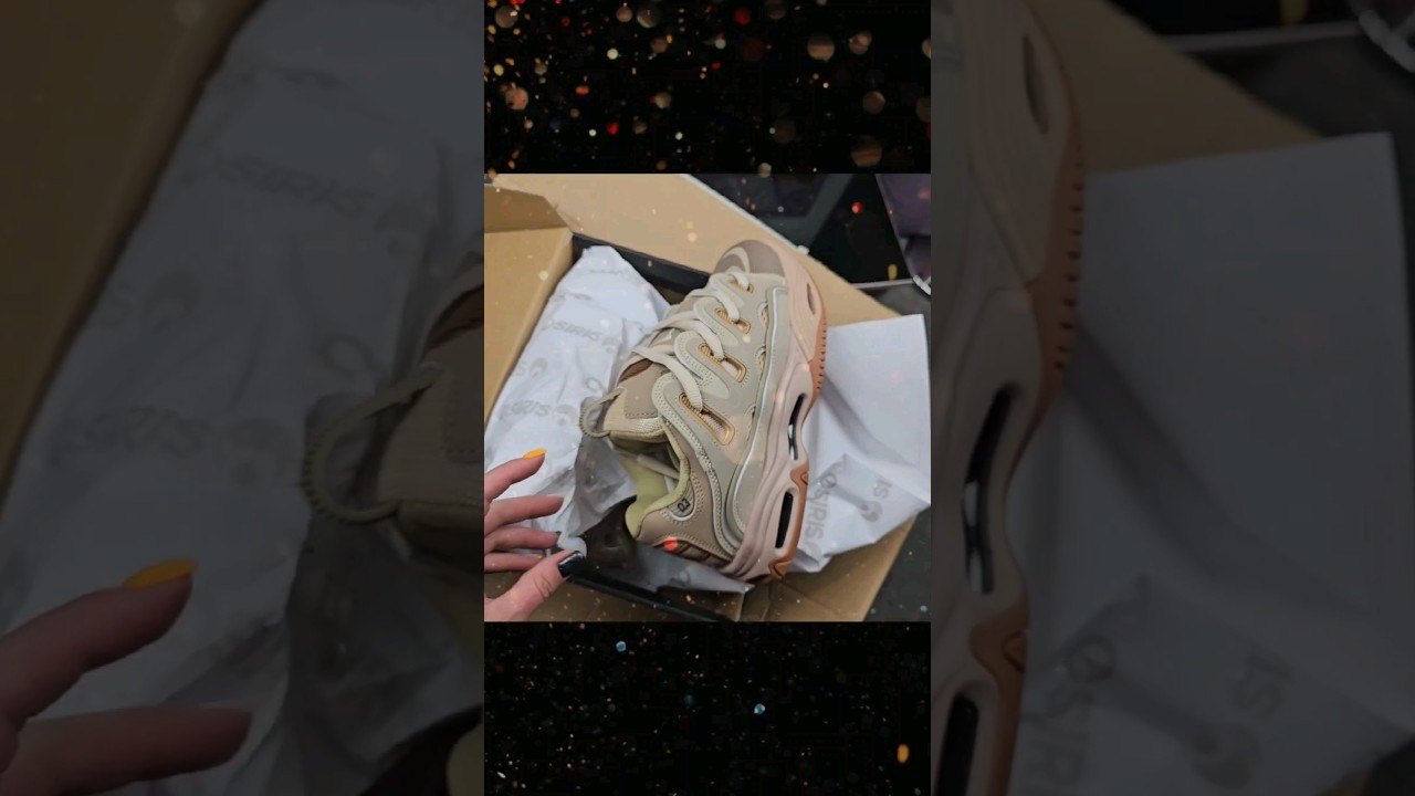 пришли шикарные кроссовки унисекс 