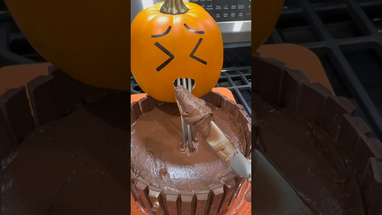 Amazing Halloween cake! 🎃 