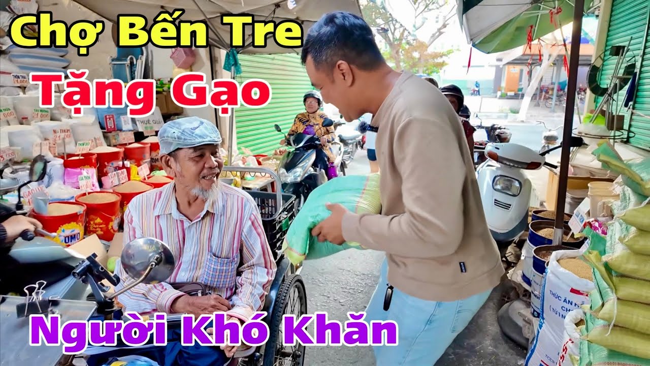 Датская благотворительная организация жертвует 260 мешков жасминового риса нуждающимся на рынке Б...