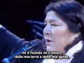 Capture de la vidéo Mercedes Sosa - Todo Cambia (Tutto Cambia - Sottotitoli In Italiano)