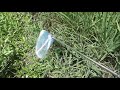 エンジン噴霧器にカバーを付けての除草剤散布