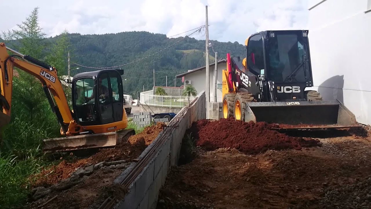 MINI ESCAVADEIRA JCB 8055 ROBOT 155 YouTube mini-escavadeira-jcb-8055-robot-155-youtube