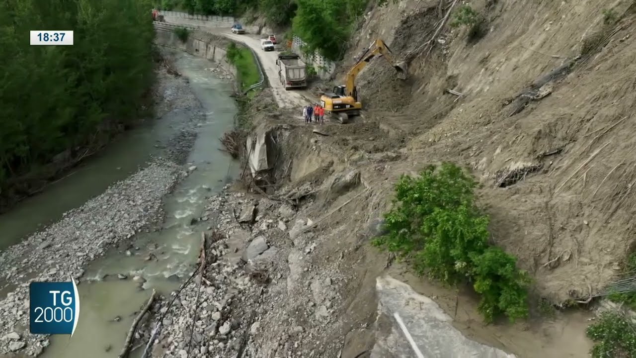 Alluvione, Monterenzio spaccato in due dalle frane