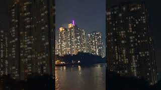 ​Setting the mood with some late-night house. 🌃  #housemusic #citylights #deephouse