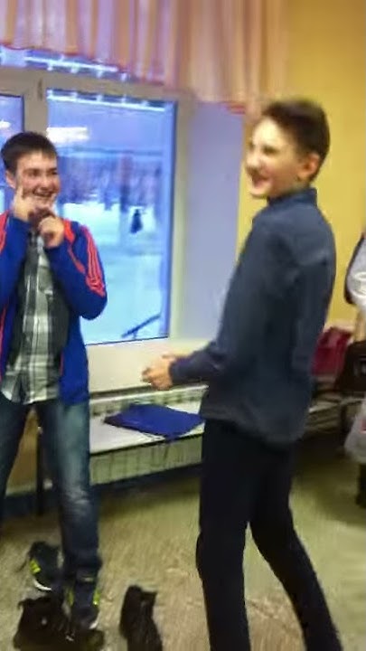 Пинок под жопу - YouTube