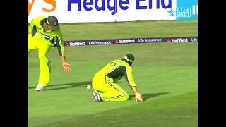 Horrible Fielding By Pakistan Fielders. Inzamam Ul Haq Clearly Not Happy