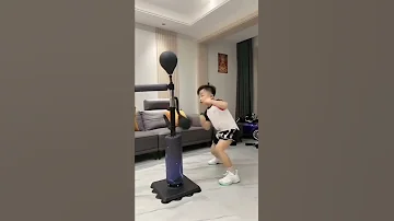 أصغر لعب ملاكمه 