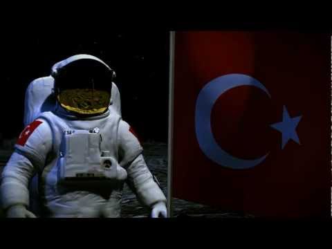 AstroTürk/ Aya Ayak Basan İlk Türk / Greenbox Concept