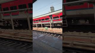 anand vihar train arrival.#travel #video