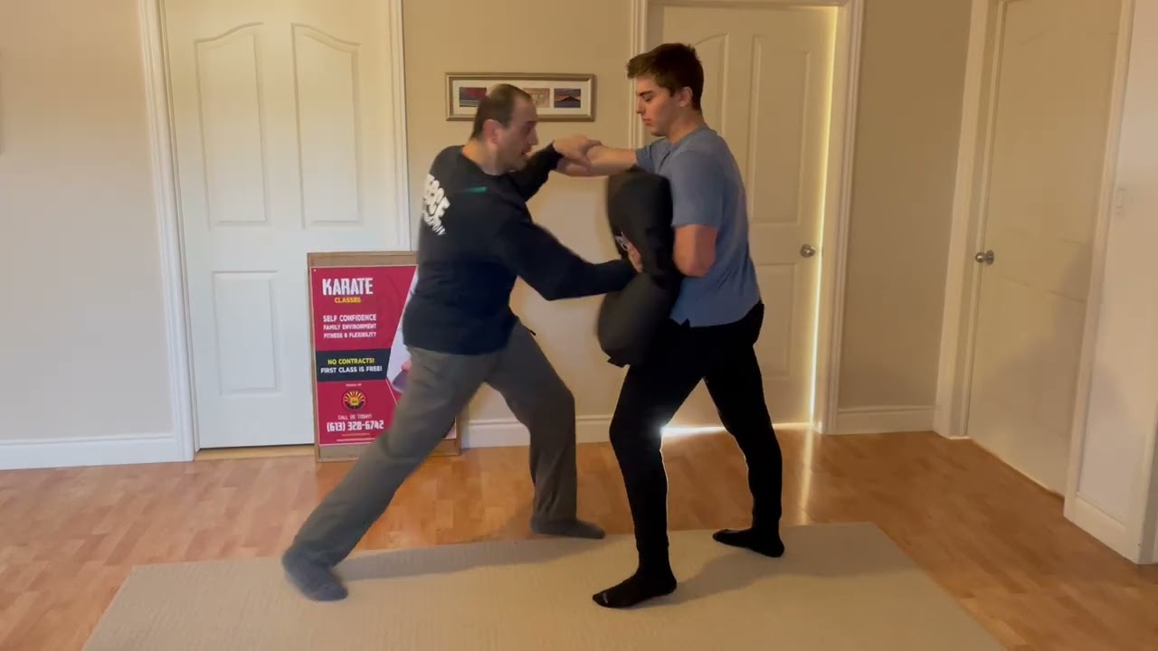 #366: Basic self-defence considerations in dealing with adverse situations.