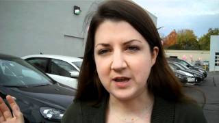 Kim Carson & Oprah Winfrey Winner, Kelly Picks Up Her Free Car 101311