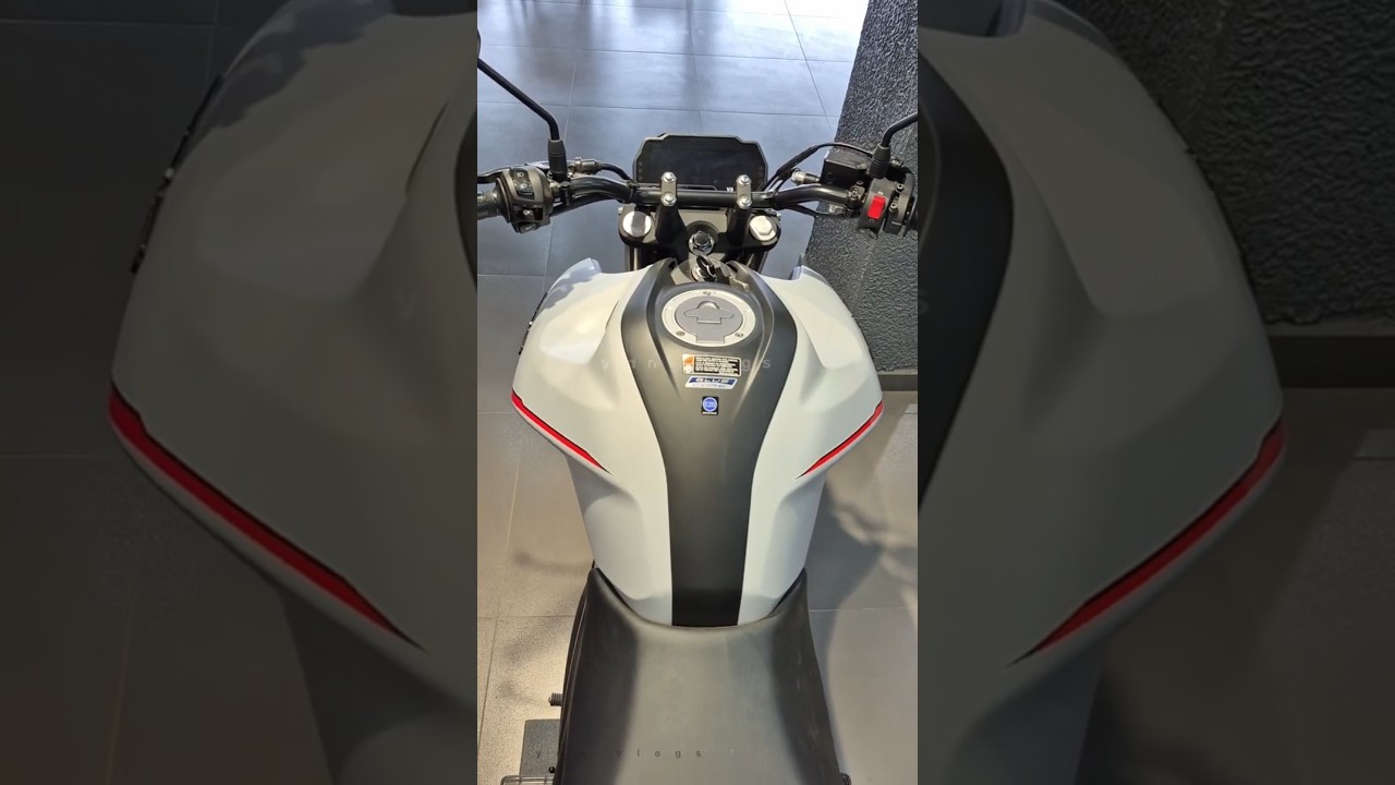 brand new yamaha fzs v4 whitecolor 🤍 🤍 bike  