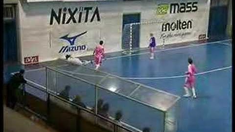 golaço no futebol de salão italiano