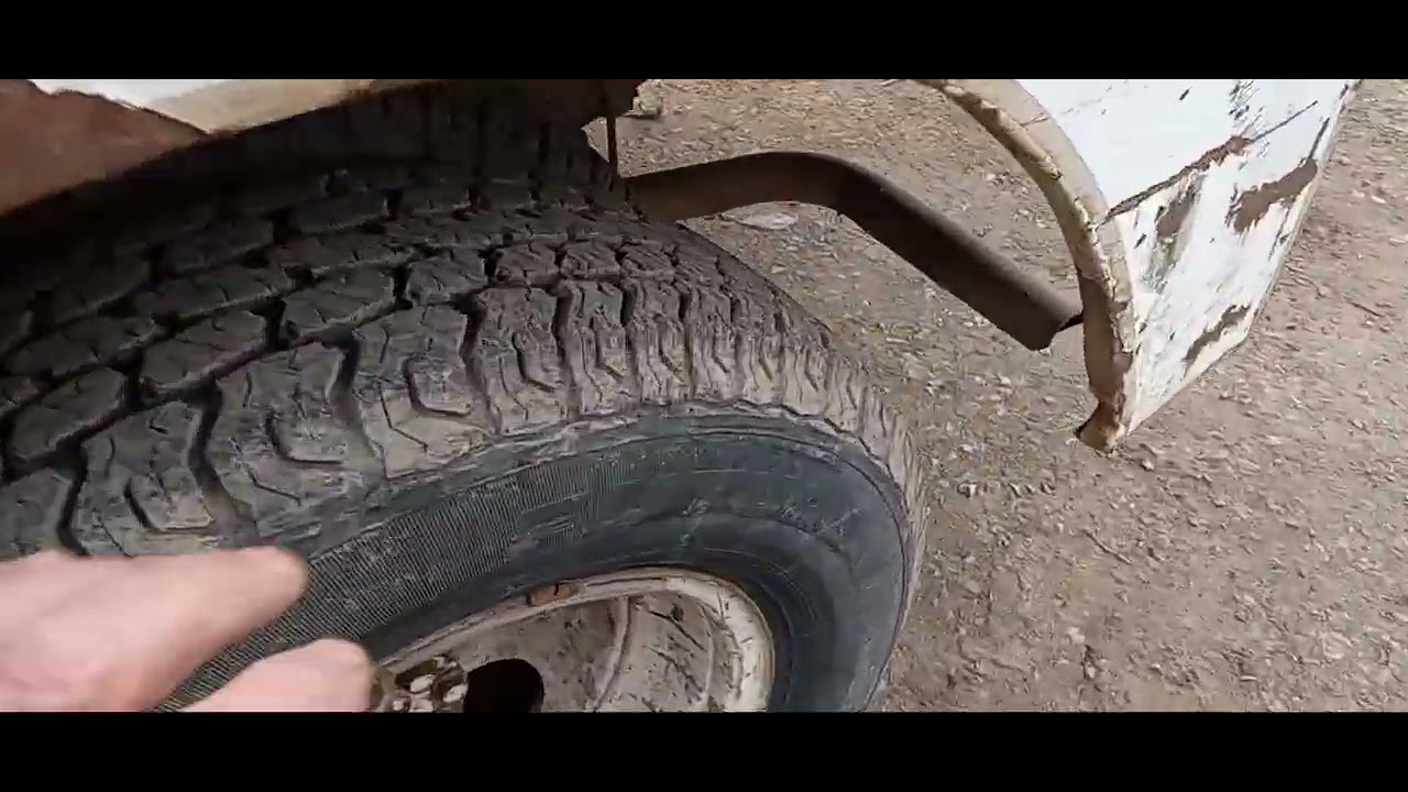 Buick Riviera GS 1973 года с большим блоком цилиндров, двигателем 455 и 4-камерным карбюратором, ...