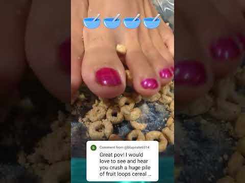 Crispy, crackly sounds! Foot ASMR created with honey nut cheerios!