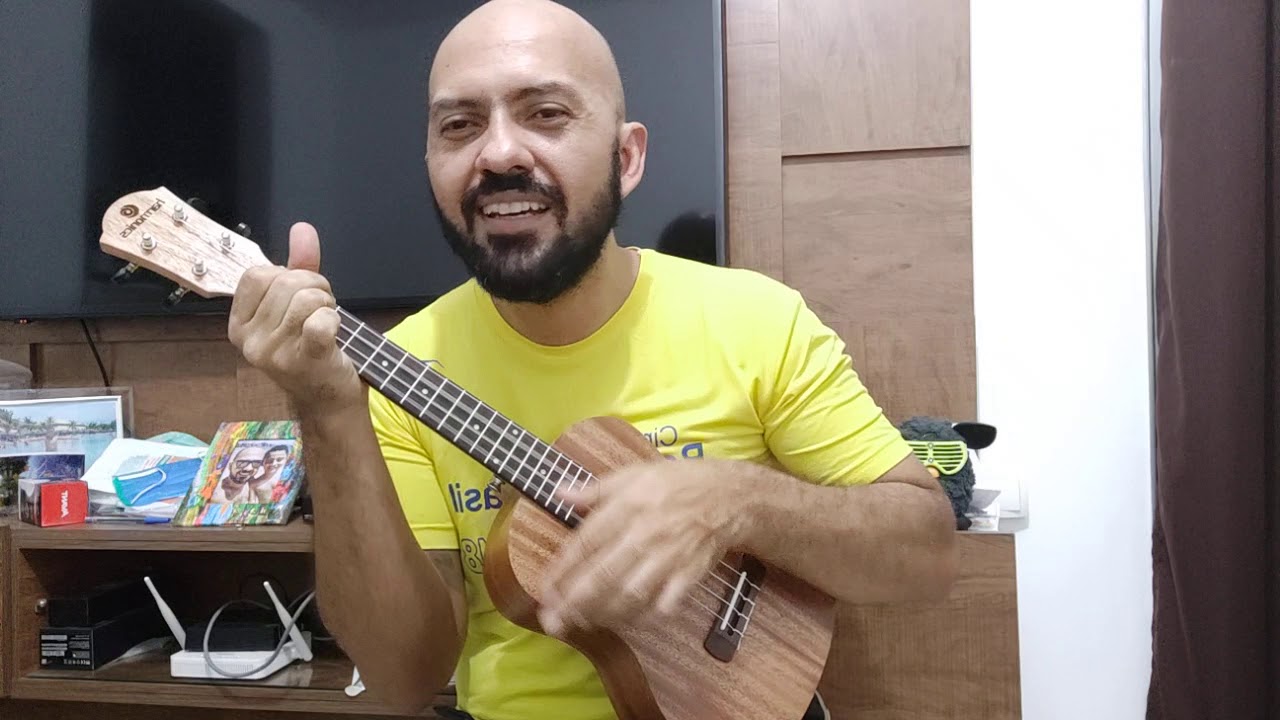 Comprei um ukulele tenor... Primeiras impressões... Emanuel Bomfim