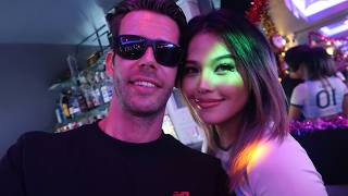 Download Lagu Op zoek naar \ MP3