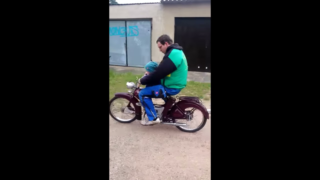 Sr2 Mit Originalen Kindersitz Enkel Und Opa Auf Testfahrt