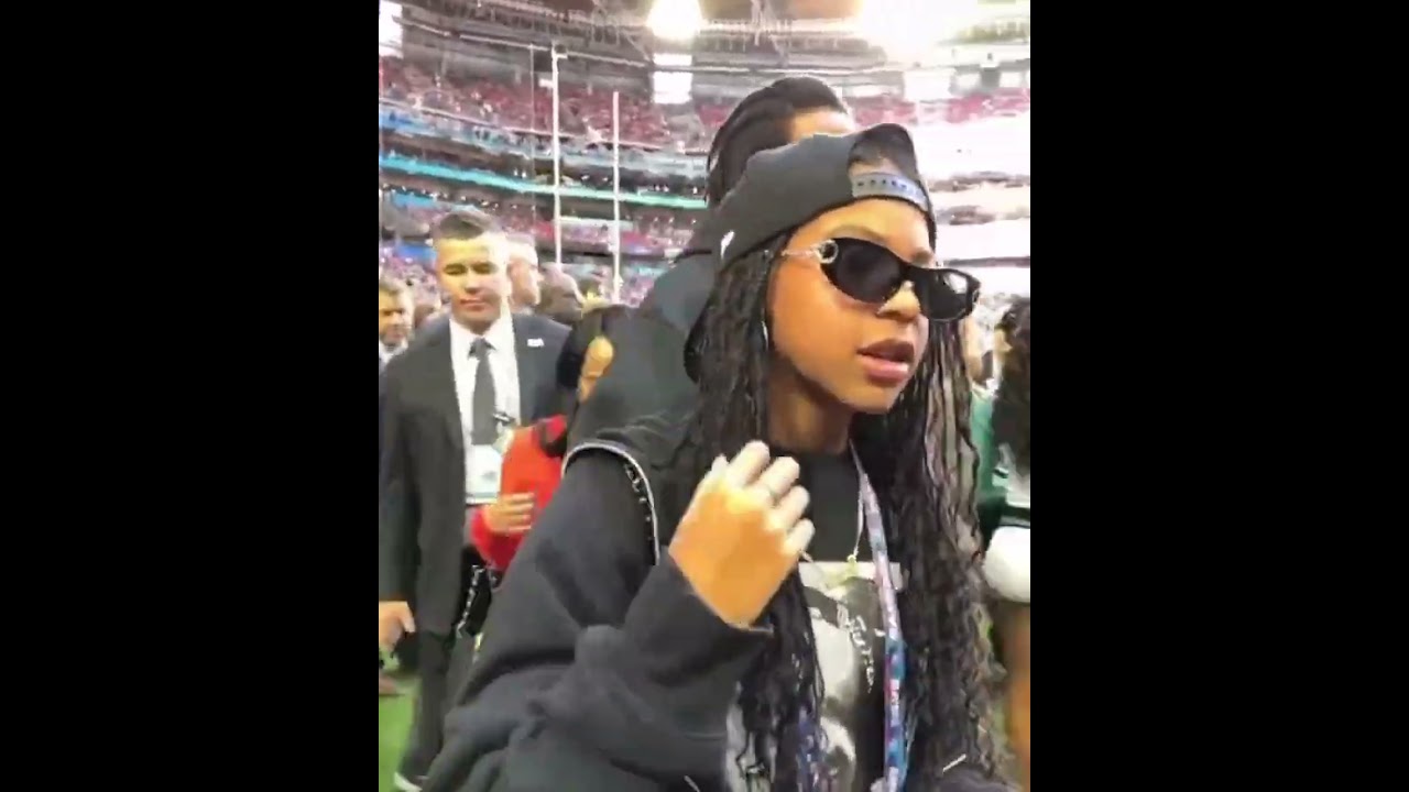 Wow Blue Ivy has grown so much! Peep the nails 💅🏽 ❤ | 