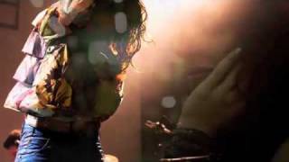 Luisa Maita - Fulaninha We Are The World - United In Song Album 2010