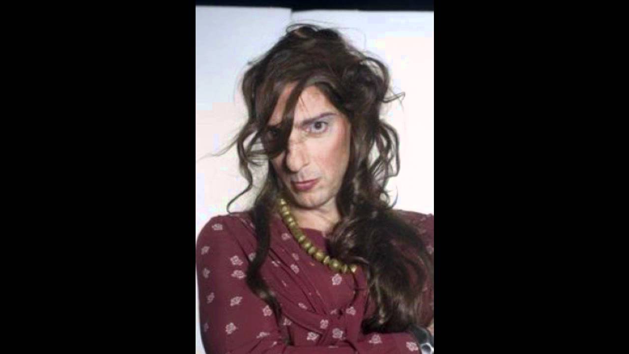 Ivonne Martínez - Marcha del campo & maestra con preservativo en la cabeza