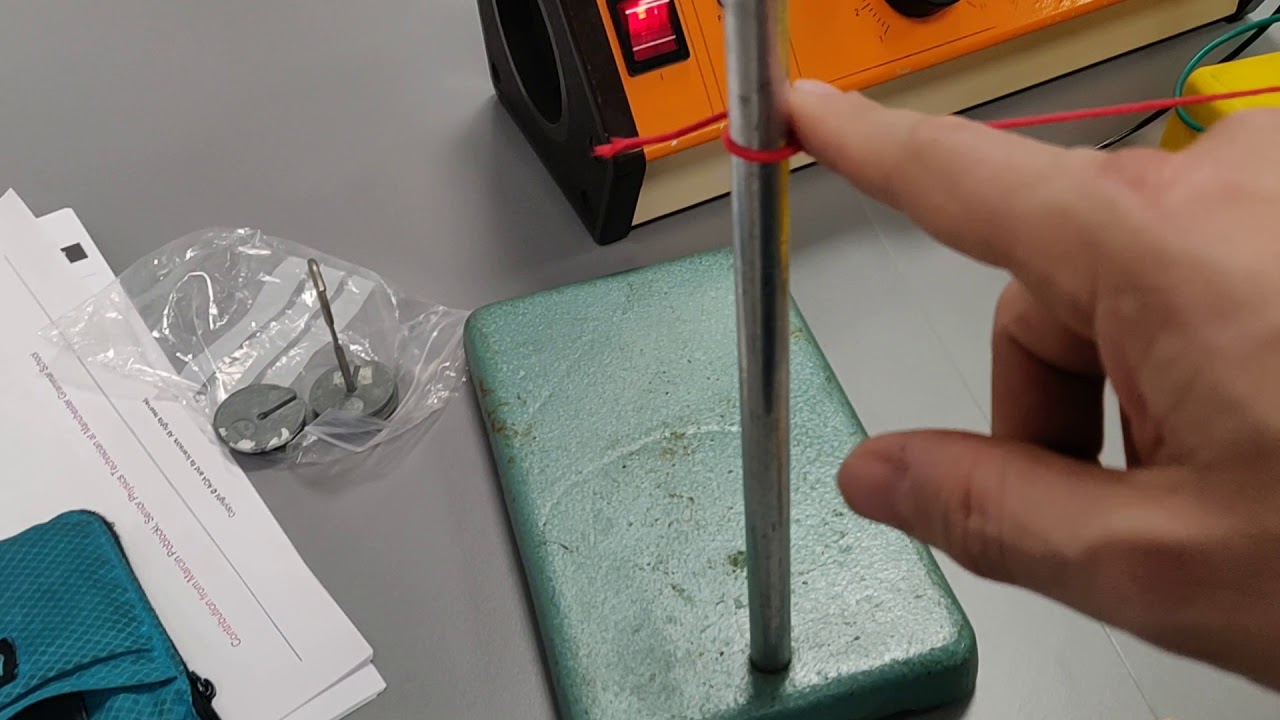 Standing Waves on a String - YouTube