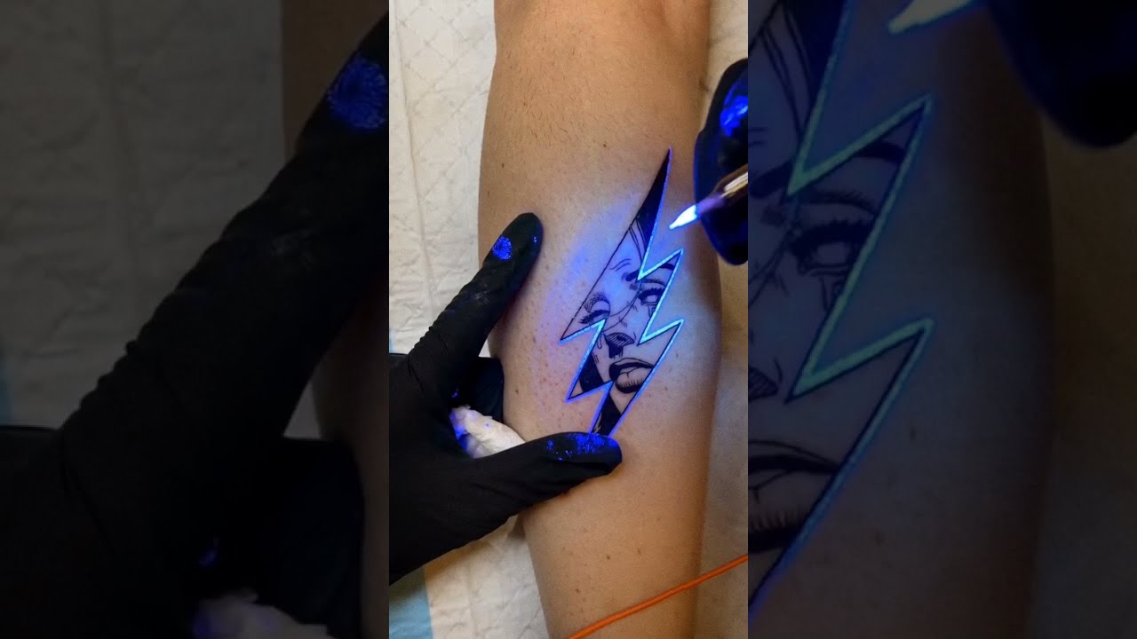 A neon tattoo 😍🤩
