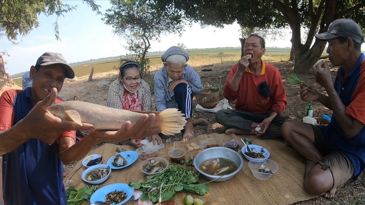 หากินข้าวป่า ต้มส้มปลาค่อใหญ่กับพี่น้อง ขึ้นคอนหาบักขามมากินแบบบ้านๆ