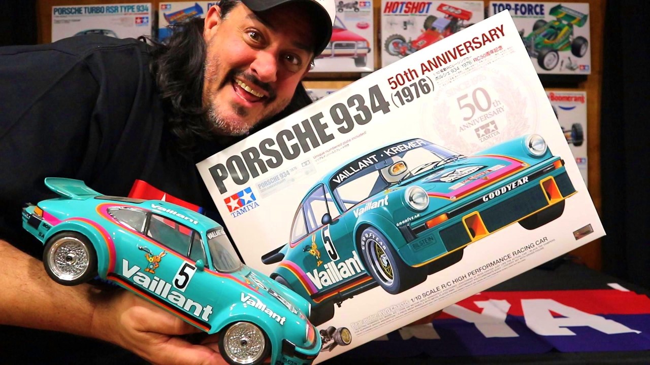 Unboxing the Tamiya Porsche 934 50th Anniversary edition 47524