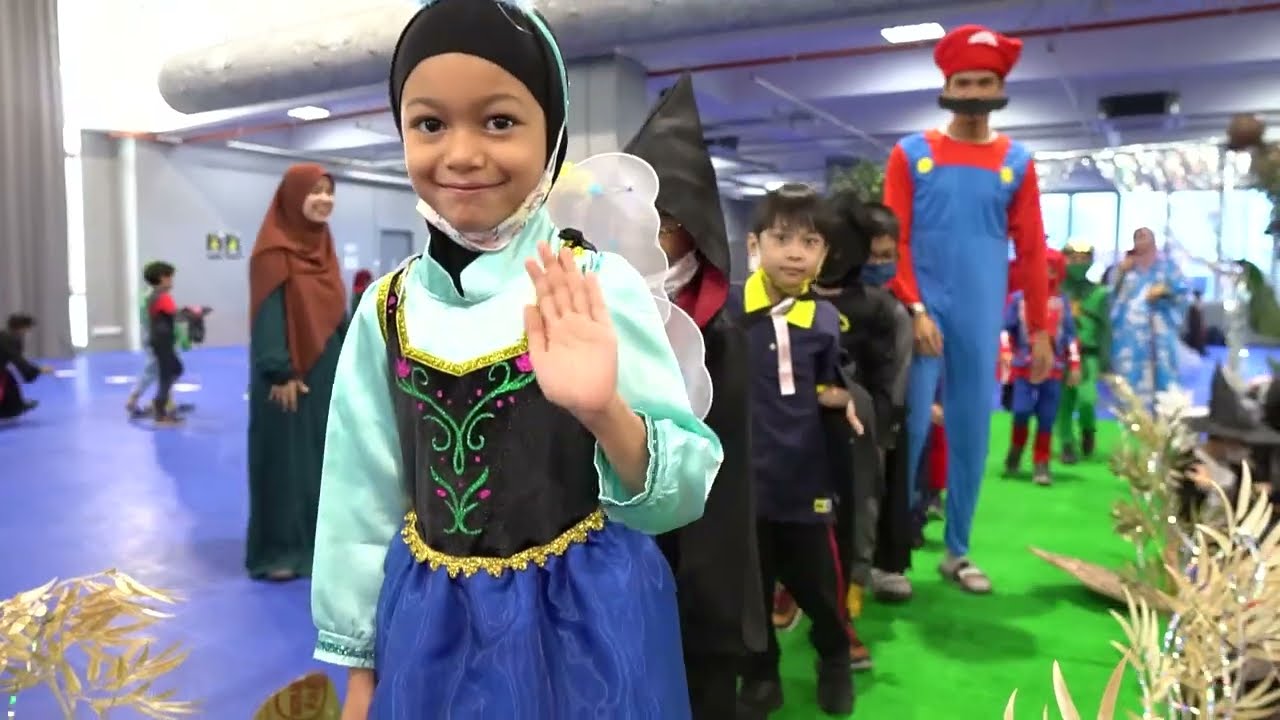 TINTA MYTHICAL LAND RUNWAY