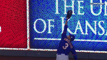 WS2015 Gm1: Grandy jumps to make fine catch in right