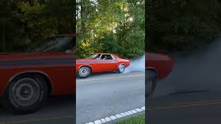 1971 Dodge Challenger 440 Burnout.