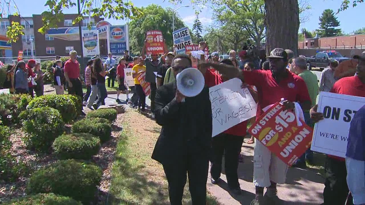 Fast food workers rally across the nation - YouTube