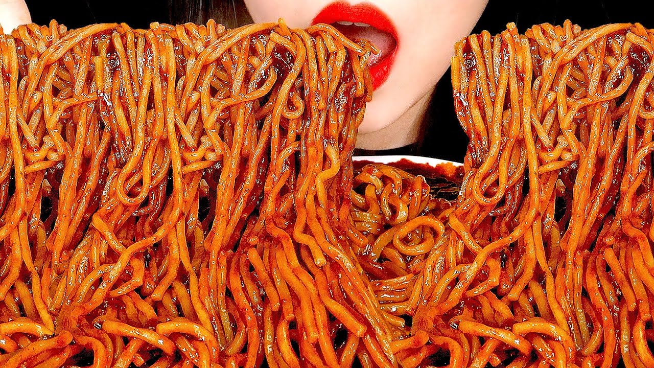 ASMR BLACK BEAN NOODLES 짜장면 먹방 ジャージャー麺 咀嚼音 JJAJANGMYEON EATING SOUNDS NO TALKING MUKBANG