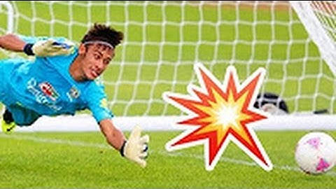 Top những  tình huống bóng đá hài hước nhất trên sân cỏ