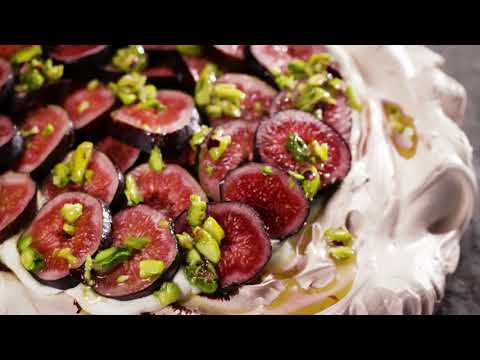 Sweet by Ottolenghi & Helen Goh: Cinnamon Pavlova, Praline Cream and Fresh Figs