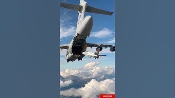 "Incredible Aerial Precision! Fighter Jet Enters Transport Mid-Air 🚀✈"