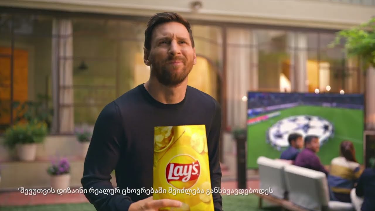 Football tastes better with Lay's!