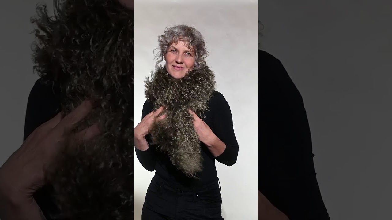 140 cm Tibetlammschal Grün-hell / Produktvideo Lammfelldesign