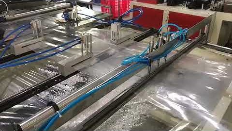 Máy cắt túi nilon tự động