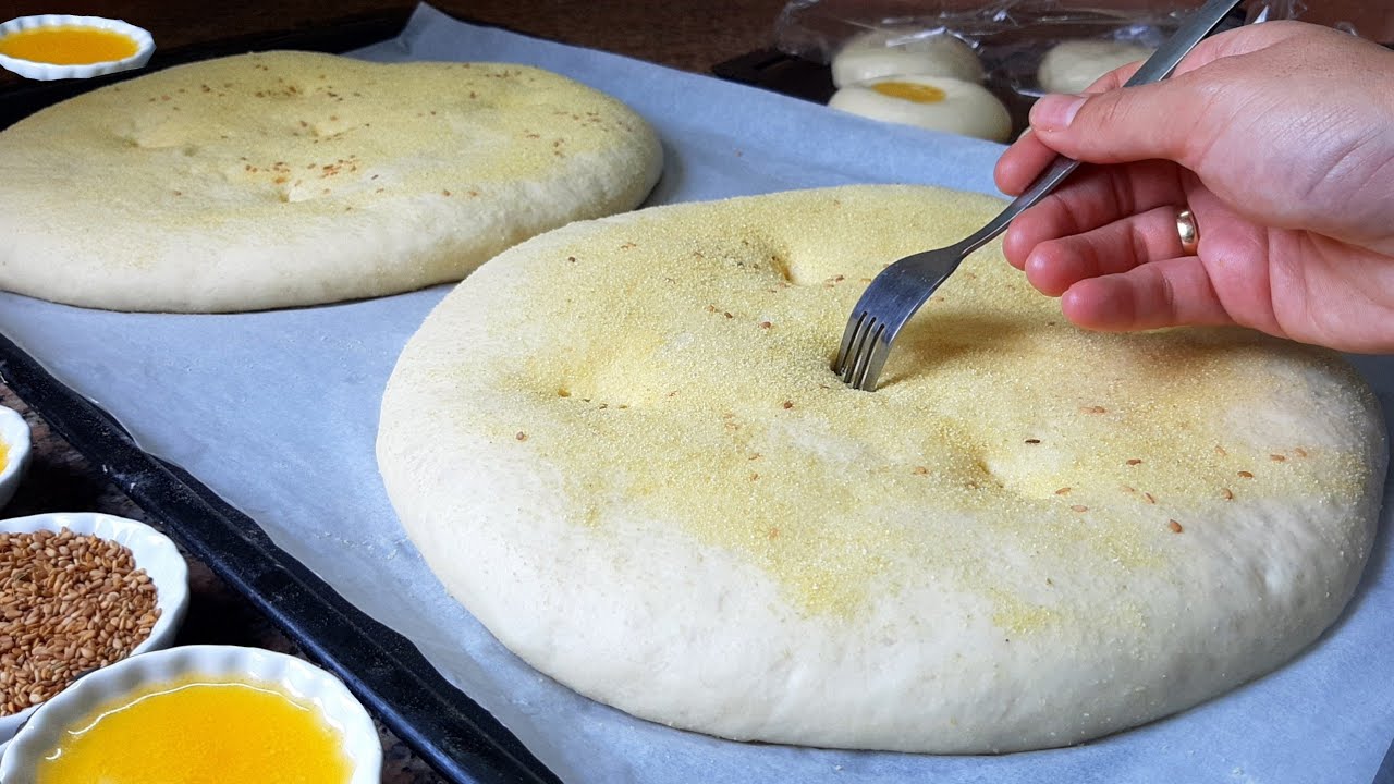 هادي هي عجينة الخبز لي تساهل عليك وينفعك خبز الدار من يوم متشريه بشكل محمر خفيف مثل القطن😋