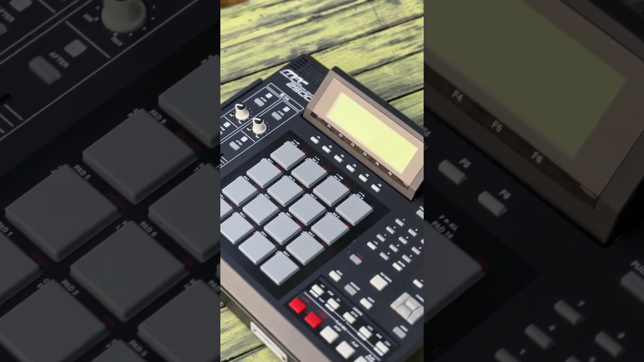 В наличии AKAI MPC 2500.  