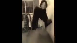 Ayuwoki Bailando Running In The 90S