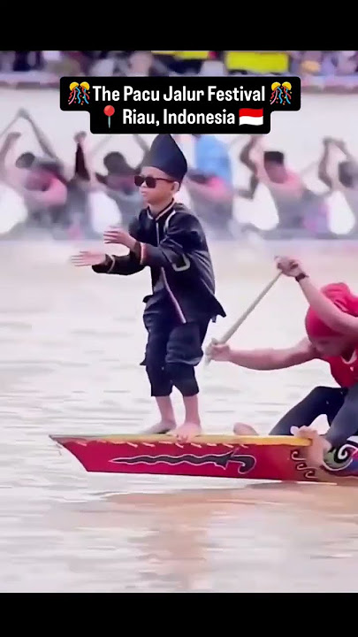 Travel to watch Boy Aura farming in pacu Jalur Festival, Riau, Indonesia #shorts #aurafarmimg #aura