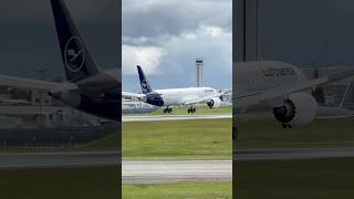 Lufthansa Boeing 787-9 Dreamliner INCREDIBLE Smooth Landing at Paine Field 🇺🇸 #aviation #shorts