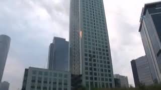 İstanbulda Dev Gökdelenin Dış Cephesi Alev Aldı