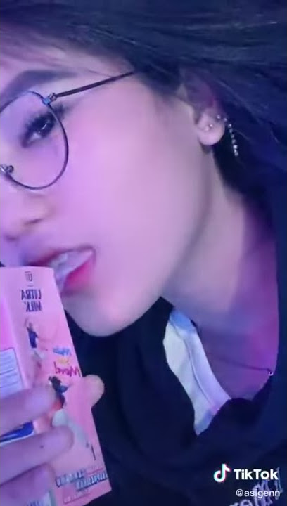 Tiktok Cewek Minum susu ampe tumpah