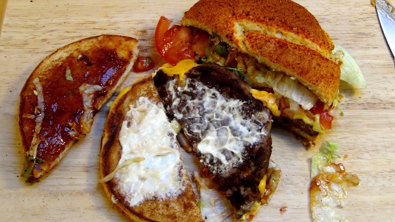 McDonald's El Chili con Carne [Mexican Cuisine inspired Burger] YouTube